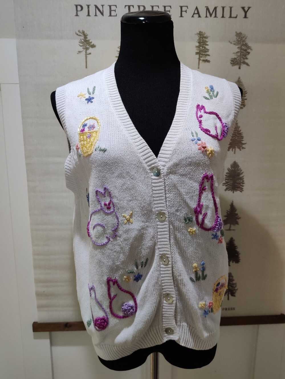 Vintage Tabi International Embroidered Bunny Easter Sweater Vest M White Knit
